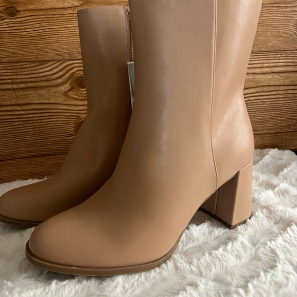 A new day  Tan Heeled Boots with Sleek Design - Picture 1 of 8